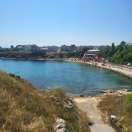 Rs 43 на плажа с вълшебна гледка към морето, напълно оборудвана кухня и безплатен паркинг, със самостоятелен басейн, балкон и асансьор самостоятелен душ и тоалетна местоположение *