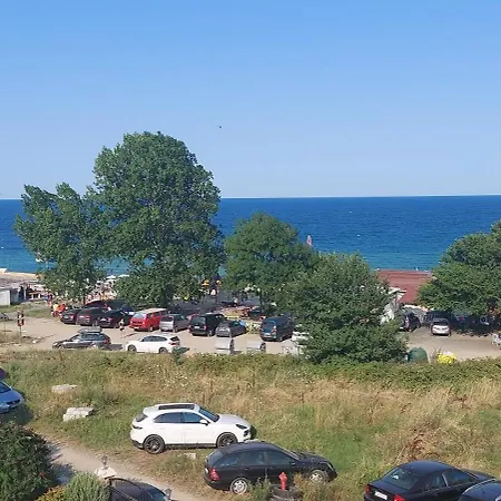 アパート Rs 43 на плажа с вълшебна гледка към морето, напълно оборудвана кухня и безплатен паркинг, със самостоятелен басейн, балкон и асансьор самостоятелен душ и тоалетна местоположение *